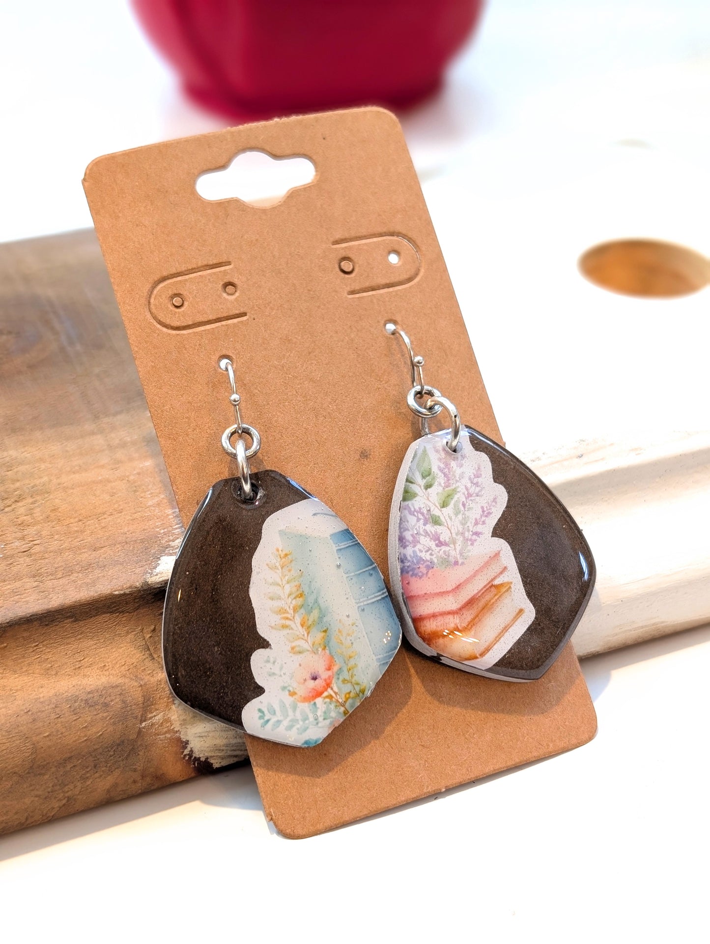 Bibliophile Earrings in Mocha
